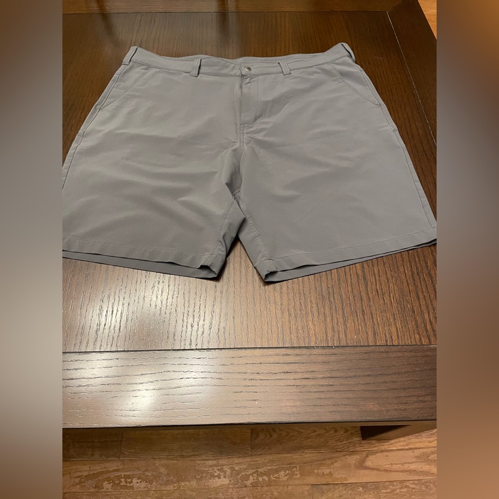 Alpine Design men’s shorts 40w